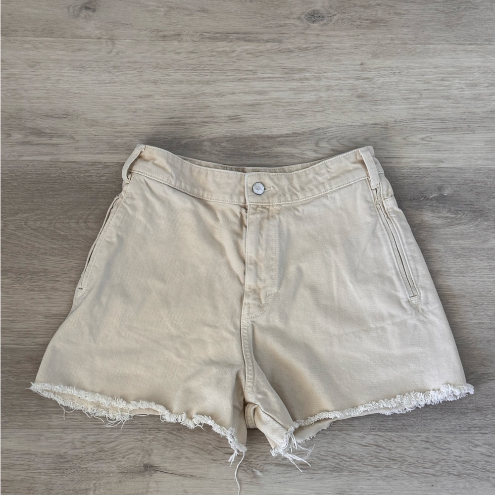 Zara High-Rise Frayed Hem Women’s Shorts — Cream size 6
